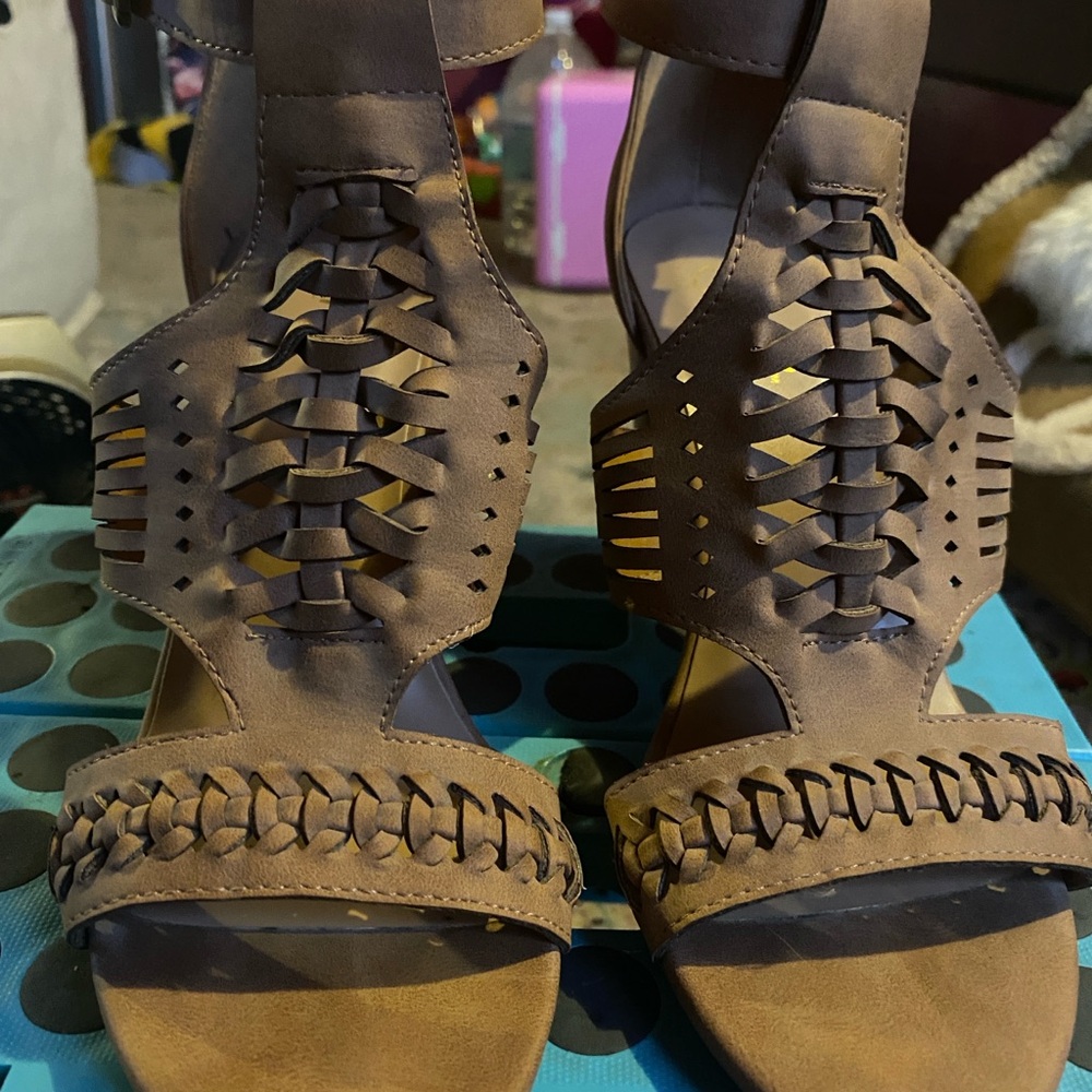 Women's Tan Sandals
